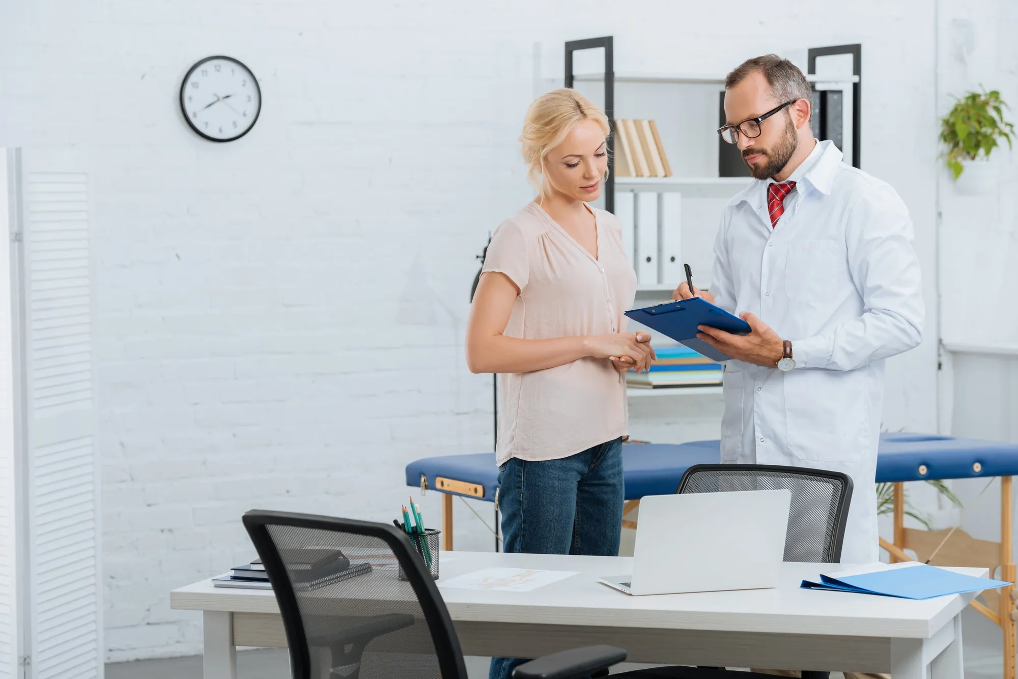 Consulta de orientación y valoración en fisioterapia.